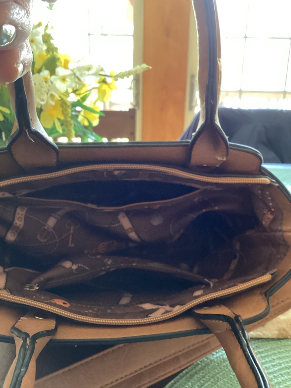 Chic brown Leather crossbody purse with Strap - Picture 4 of 6